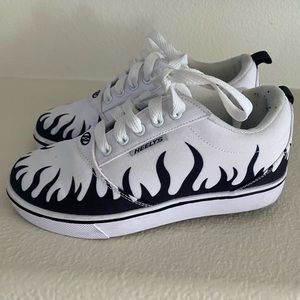 Heelys Size 4